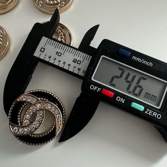 New 4Pcs Button Sewing Supplies Metal Round Black Rhinestone Buttons - Picture 3 of 9